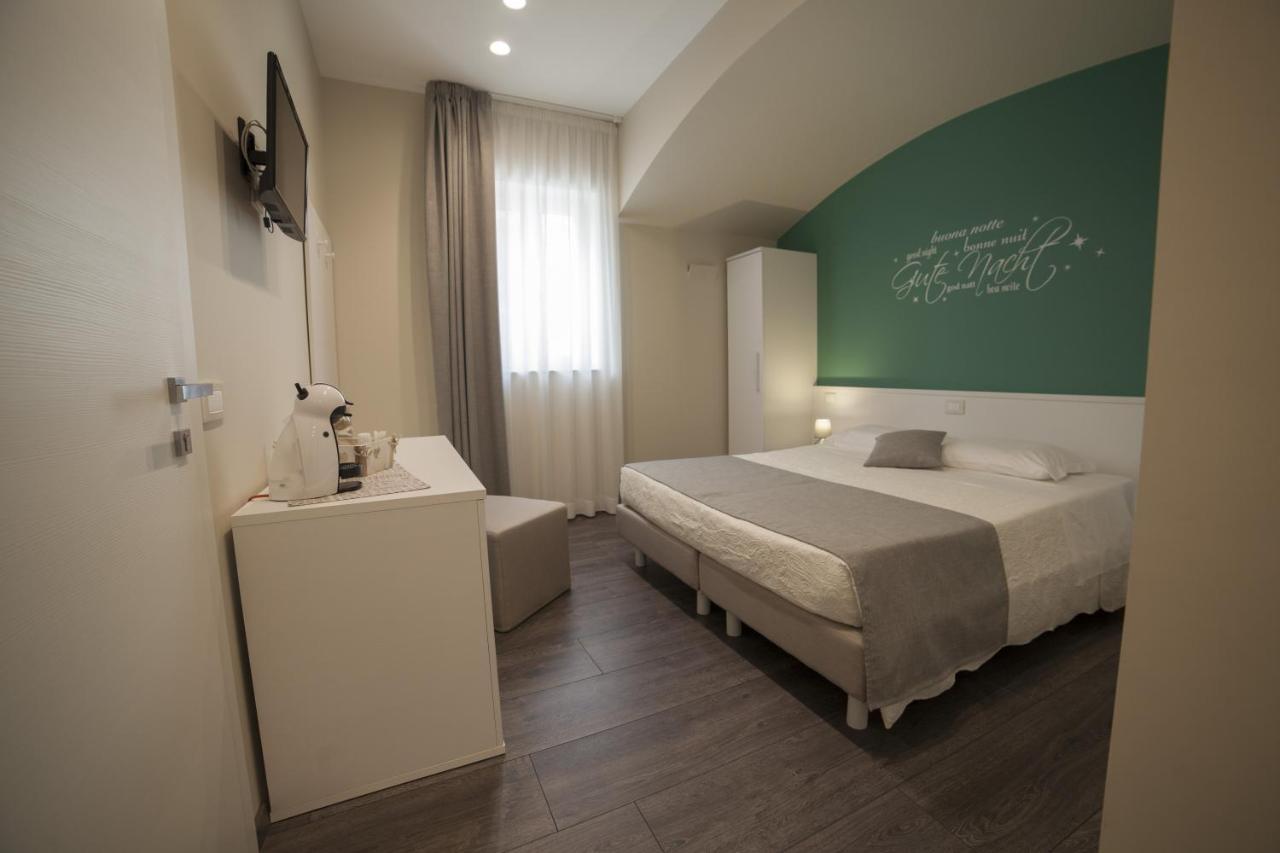 Residence Del Sole Manfredonia Bagian luar foto
