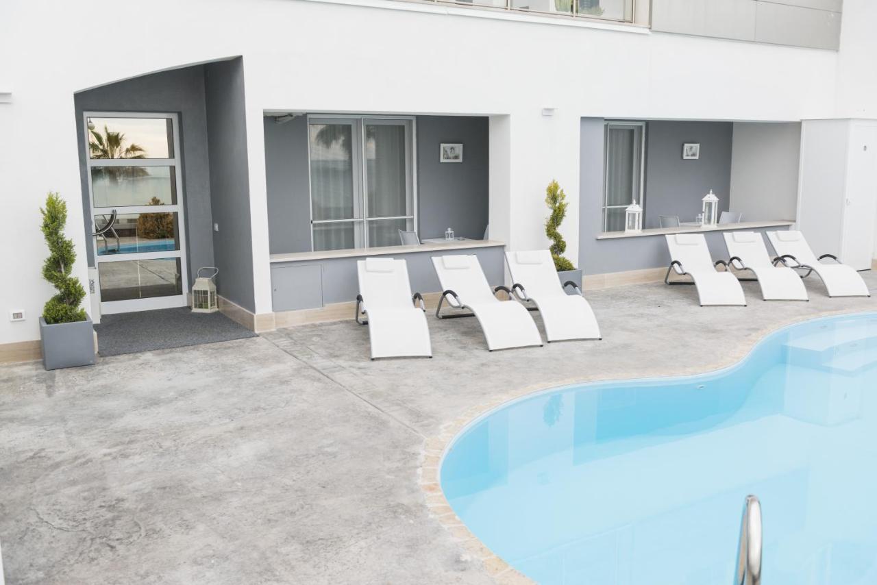 Residence Del Sole Manfredonia Bagian luar foto