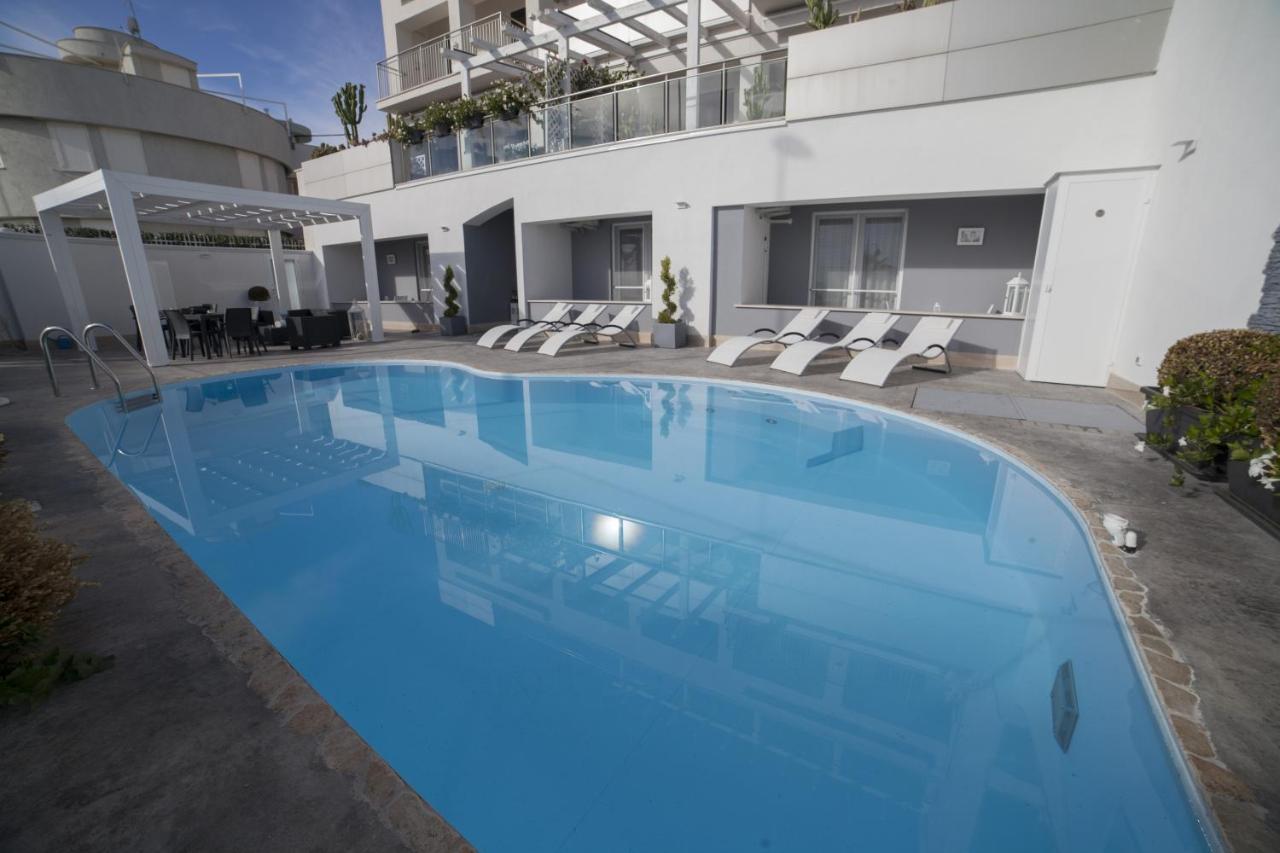 Residence Del Sole Manfredonia Bagian luar foto
